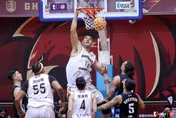 快訊/「拉拉山」連線合砍62分！獵鷹肆虐海神禁區　奪隊史季後賽首勝