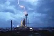 老天爺不賞臉！SpaceX發射台遭雷擊　獵鷹重型火箭發射計劃再度延期