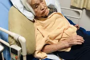臥病在床、行動不便傷口難照顧！奇美醫推「外展傷口照護服務」到家中
