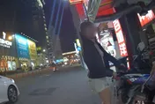 影/一時「腦霧」車搞丟！　台中長腿妹報完警、上完廁所就出現了