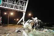 台61線蛋車自撞2死！保險拒賠700萬、蛋商求償395萬　他驗出「毒駕」害慘爸媽