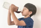 超商5飲料「不鹹卻高鈉」醫籲鈉含量超標恐中風、失智