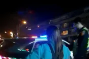 竟是家暴前夫的悍女！台中警見她夜半趴睡超商　上前關心發現竟是通緝犯