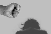 連割包皮都揪團購！她拆穿男友詐保1萬遭毆　術後還「超快完事」