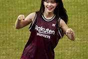 影/李多慧激動跪地！擦亮「勝利妖精」招牌　應援首勝到手
