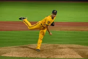 快訊/驚！中信兄弟牛棚大將李振昌出車禍　右肩鎖骨骨折緊急動刀
