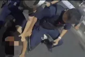 影/台南醉漢隨機攻擊路人、警員　遭噴辣椒水壓制逮捕送辦