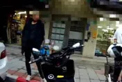 不當超車騎士嚇到飆髒話！男不滿追車理論還動手推人　他爆氣怒檢舉