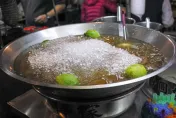 不會出水的是「假愛玉」！真假愛玉難分辨　有紅細絲才是好的