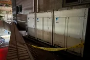 快訊/新北三重捷運共構宅驚傳墜樓！半裸男倒臥大樓隱蔽處「臉朝地」身亡