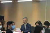 郭台銘說疫苗被擋　薛瑞元稱：是他找政府求助