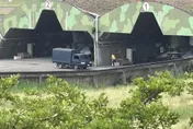 快訊/空軍下士不慎從拖車摔落　遭後方電源車壓過送醫搶救不治