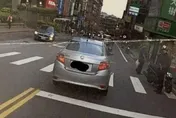 等便當還是要過馬路？！騎士站斑馬線、駕駛慘收罰單3600元