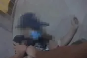 影/毒蟲心虛見警就跑直撞工地　遭警壓制皮夾藏毒遭逮