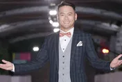 公開薛紀綱床上肉搏小三照！葛斯齊加碼劍指頂流男星陳飛宇「水很深」