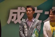 鍾易仲贏藍營鳳山立委初選！力拚高雄破蛋　3連霸許智傑說話了