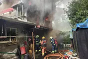 快訊/淡水民宅火警竄火舌！屋主兒洗澡中緊急逃生