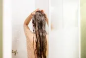 愛美「洗澡加1物」皮膚詭異發紅、刺癢！　醫曝「病因」嚴重恐二級燒傷