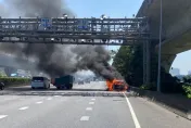 快訊/國1北上桃園段火燒車　74歲駕駛急靠路肩棄車逃生