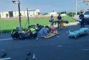 影/苗栗少年三貼搶快左轉遭撞飛！　3人骨折送醫