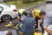快訊/新竹尖石賓士自撞！2人受困　23歲男救出失去生命跡象