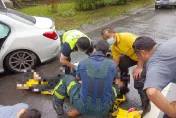 快訊/男駕駛不幸身亡！新竹尖石賓士撞護欄車頭全毀　女乘客仍昏迷中