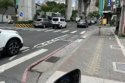 簡直「待撞區」！新北大道「待轉格」畫在車道上　網：怎麼停？