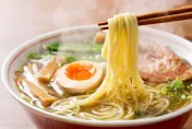 全台拉麵店排名曝光！發票載具Top1「一蘭」奪冠　饕客看結果大笑「有貓膩」
