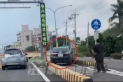 「小廟難容大佛」駕駛不熟路況　轎車卡機車專用道動彈不得