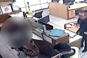 影/女嬰嗆奶「臉發黑」口吐白沫！暖警開道「2分鐘內直衝急診」撿回一命