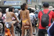 百位帥哥美女衝高雄！火辣比基尼妹騎單車遊行　好身材曬給你看