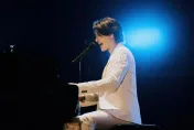《ONE》亞洲首站！王力宏吐心聲：學習生活困難...驚見台下粉絲拉布條這樣說