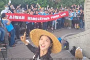 環島之旅完結篇！企鵝妹步行抵達「台灣最南點」鵝鑾鼻　粉絲不捨說再見