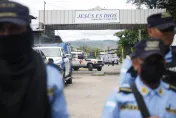 影/建築物黑煙狂竄！宏都拉斯女子監獄驚傳暴動　41人慘死獄中
