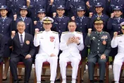 影/真戰力強！空軍畢業生「擊落」上將軍帽影片曝光  本人嚇壞：「差點腿軟跪下」