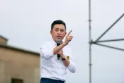 揭林智堅市長任內搭賓士又住「皇宮」！新竹市議員酸：帝王級待遇