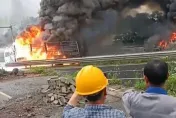 影/驚險畫面曝！濃煙狂竄沖天「看不到路」　5車追撞連環火燒車致6死