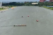 影/水上三寶？龍舟隊「神龍擺尾」賽道蛇行！　網笑翻：厲害了