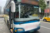 影/「帝王條款」上路後新北首例！中和公車轉彎撞倒8旬老翁恐被吊照1年