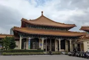 新店逆子弒母「身首分離」慘案今相驗！家屬現身板殯反應曝