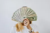 退休金「月領或一次領」哪個好？過來人曝經驗：選「這方式」很慘