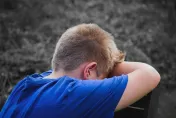 新北國小男爬桌翻過女兒牆墜5樓　因「這原因」僅國賠60萬