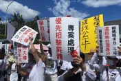 聲援5億高中生！民眾上凱道曝曬舉牌求真相　律師許哲維「除了感謝還是感謝！」