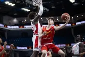 影/超越「白巧克力」手肘神傳球！U19世界盃西班牙球員秀不可思議妙傳