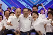 射出穿雲箭！鄭照新拋禿子、燕子、漢子合體「一年八班」帶領重返執政