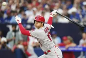 影/大谷翔平連3打席開轟！藍鳥球星爆粗口「整隊他X的就他能打」　9局上滿壘退場原因曝