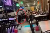 太扯！高雄燒烤店驚見女暴打狗　網全怒：腦子有事？