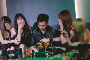 影子計劃Bu$Y轉職男公關？爽被「4女包圍」極樂畫面曝光