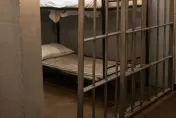 入獄前急問「注意事項」！前輩獻18點攻略　再三強調「沒穿上背心請低調」