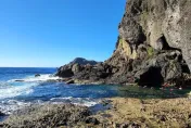 快訊/綠島藍洞水中拍照遭大浪捲走　女無呼吸心跳搶救中